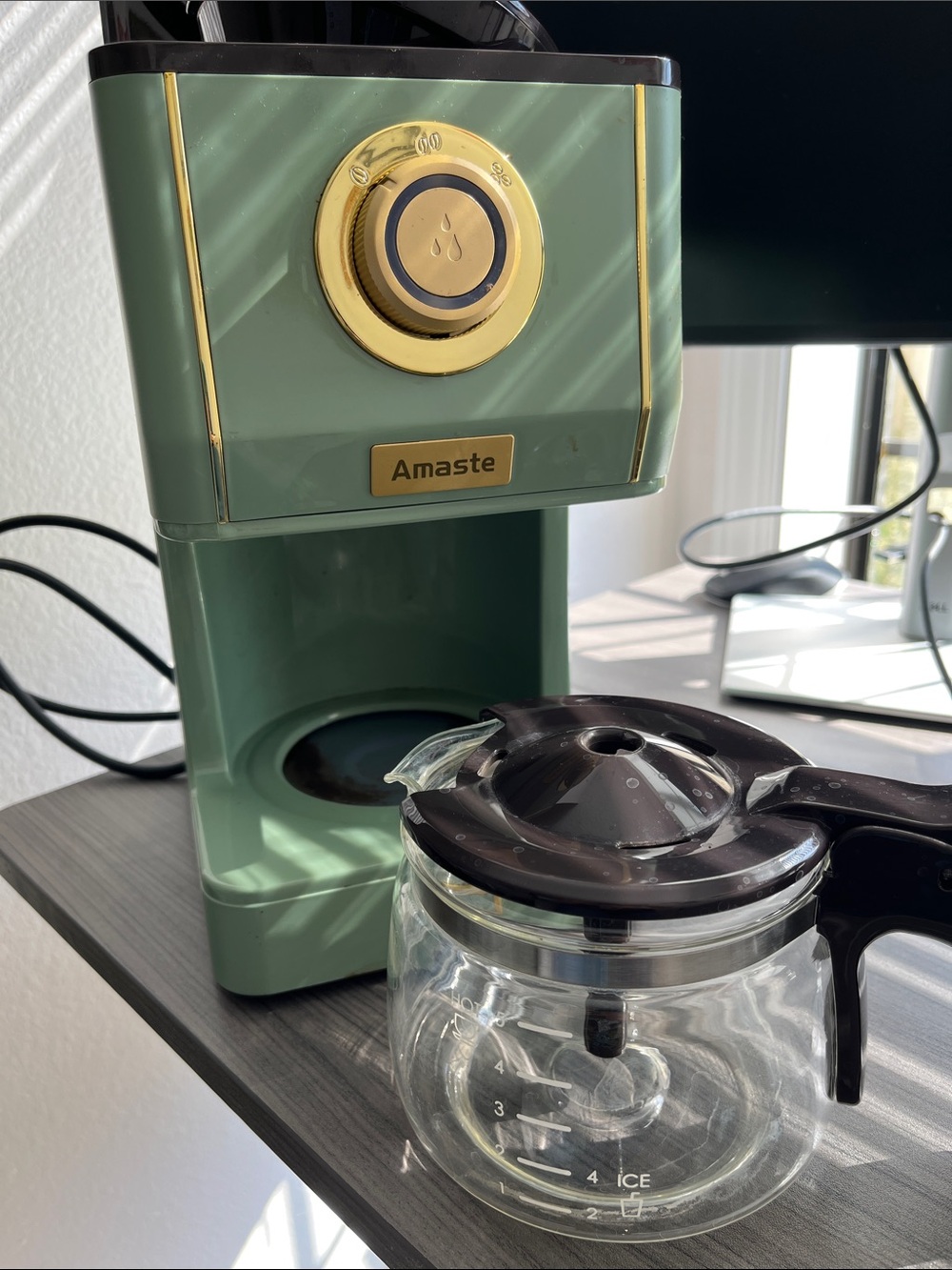 Vintage-Inspired Coffee Maker with Glass Carafe and Gold Accents
